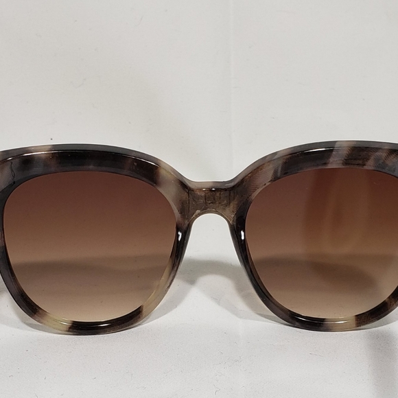 LELE SADOUGHI ‘BROOKLYN’ SUNGLASSES, EUC! - Picture 2 of 16